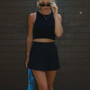 Idem Ditto women’s size small‎ Milla black pleated shorts new with tags